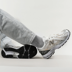 کفش کتانی مشکی طلایی Newbalance 1906R