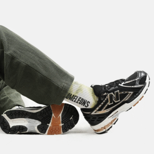 کفش کتانی مشکی طلایی Newbalance 1906R